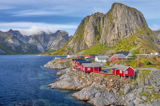 Norwegian rental homes beside the water